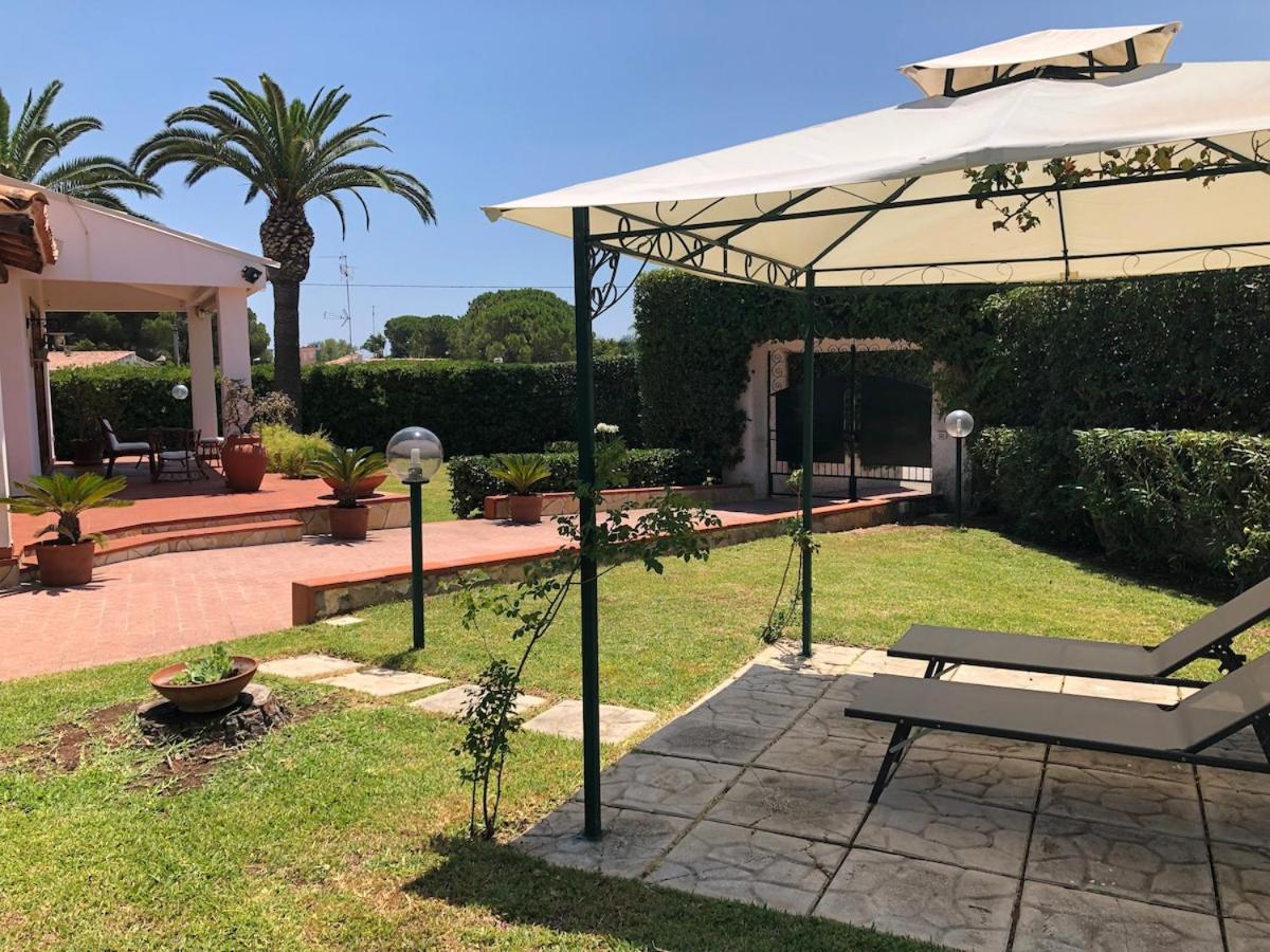 Le Tre Palme Villa Fontane Bianche Exterior photo