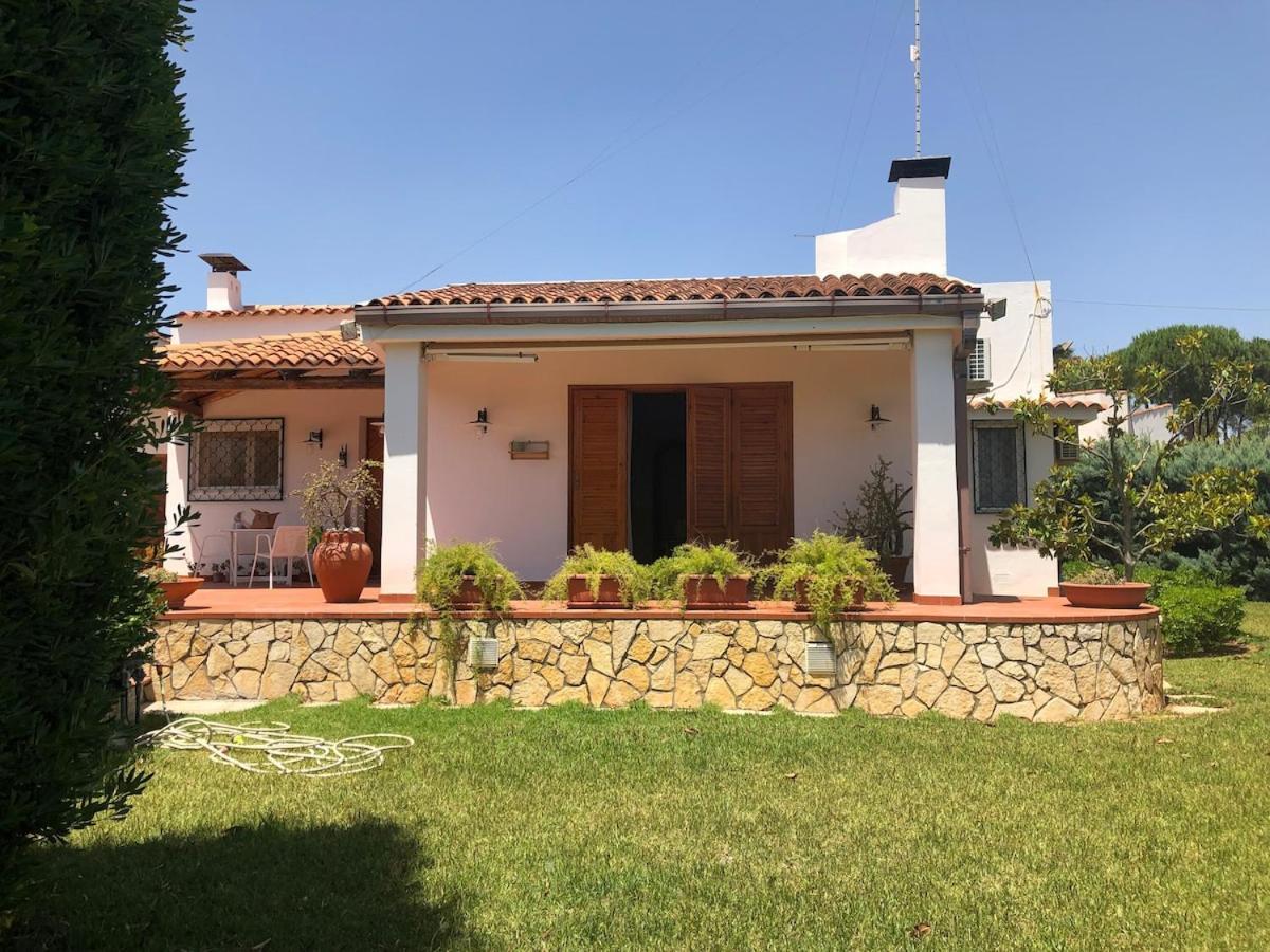 Le Tre Palme Villa Fontane Bianche Exterior photo